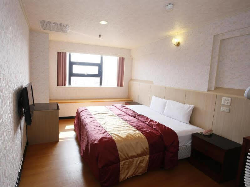 Lan Yin Tie Dao Hotel Tainan Exterior photo