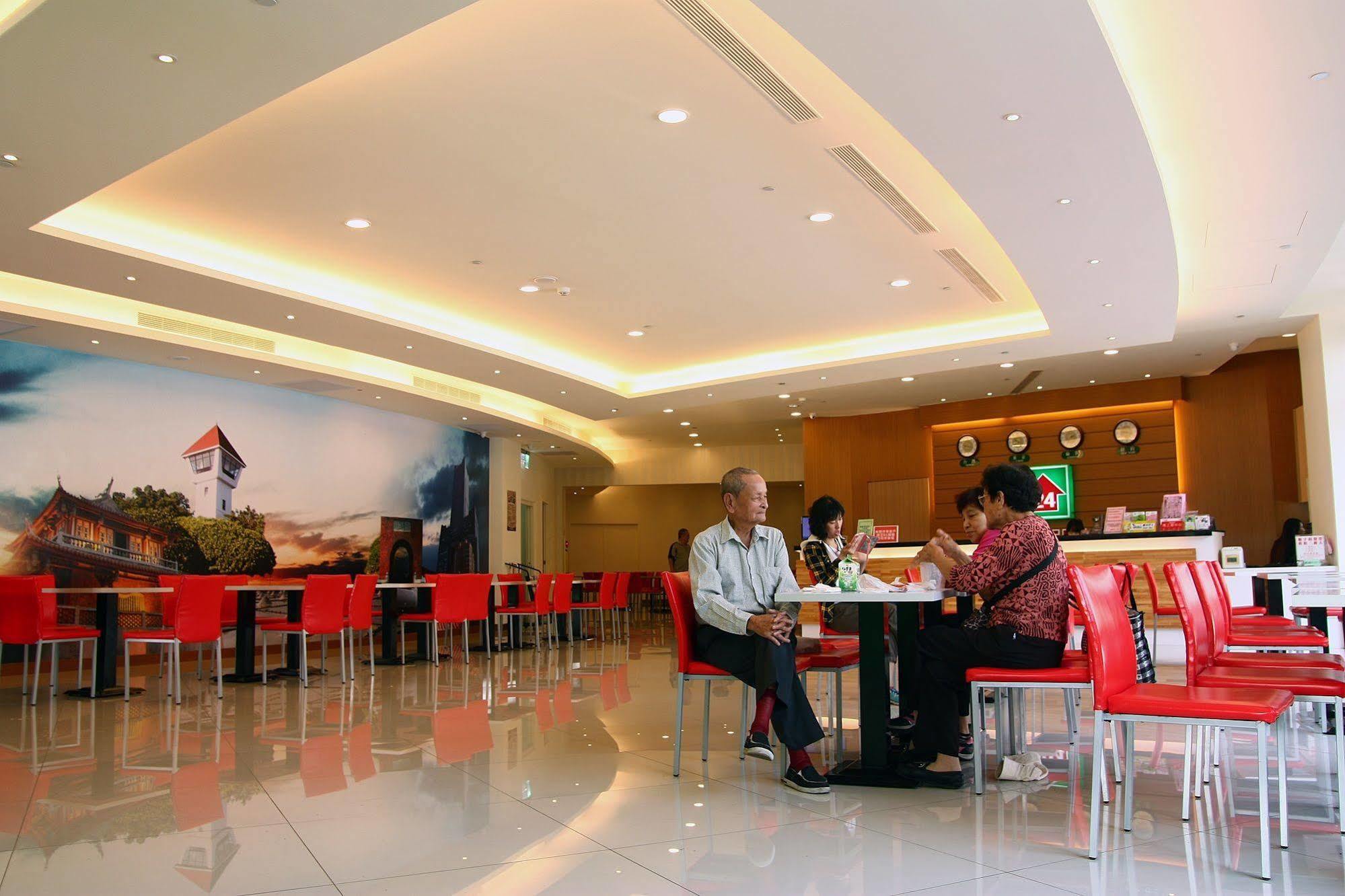 Lan Yin Tie Dao Hotel Tainan Exterior photo